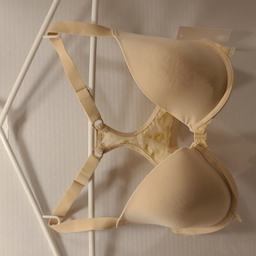 32DD DKNY bra underwire and snap in front